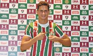 Sem dois titulares, Diniz quebra a cabeça para escalar Fluminense no Clássico Vovô