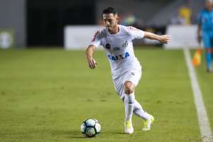 Jean Mota afirma estar bem para jogar, mas que só se livrará de dores com pausa