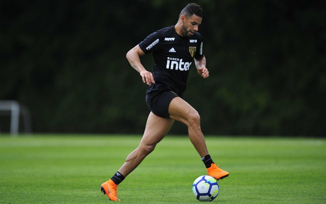 Bruno Peres é relacionado pela 1ª vez no São Paulo para um jogo deste Brasileirão