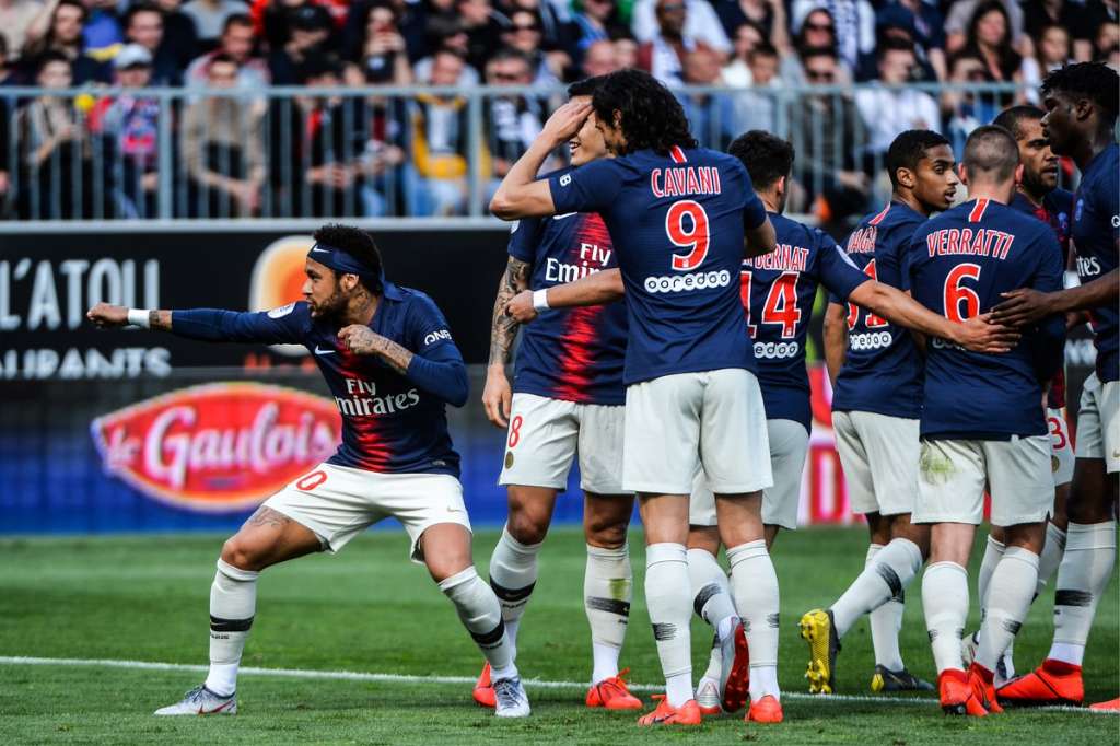 Neymar se despede da temporada com gol e assistência em vitória do PSG