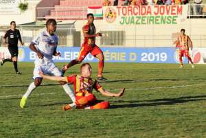 Juazeirense-BA 3 x 0 Itabaiana-SE - Canção se impõe em casa e assume liderança