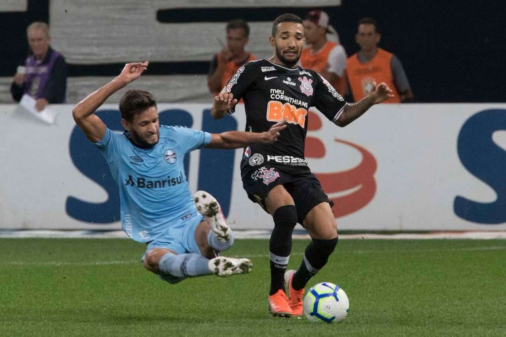 Em jogo equilibrado, Corinthians e Grêmio ficam no empate em Itaquera