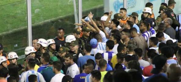 Sandália gera confusão na Curuzu