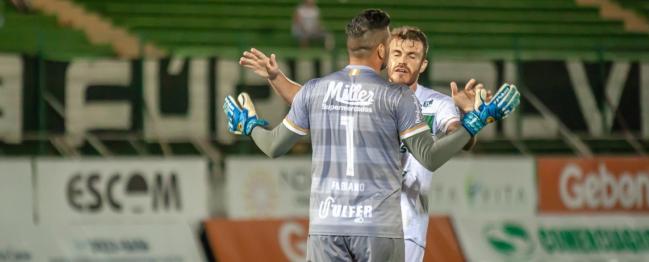 Avenida comemorou vitória sobre Ferroviária