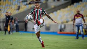 Fora desde 1º de março, Mascarenhas treina com bola e fica perto de reforçar Flu