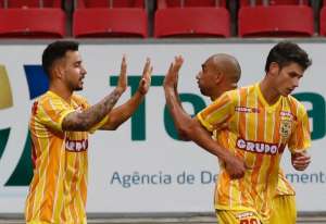 URT-MG 0 x 1 Brasiliense-DF - Jacaré vence, encosta no Ituano e abra vantagem na Série D