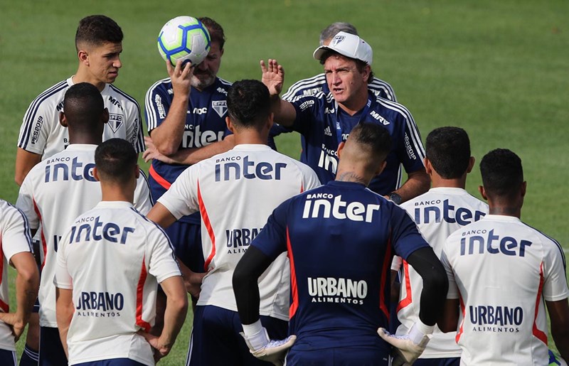 Cuca quer corrigir desequilíbrio físico do São Paulo na parada da Copa América
