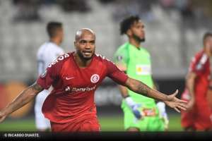 Internacional recusa oferta do Olympiacos da Grécia por zagueiro titular