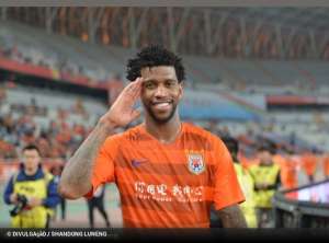 Corinthians monitora zagueiro na China e tem a concorrência do Grêmio