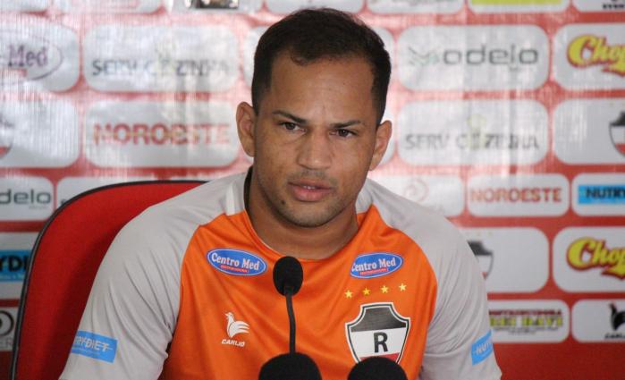 Série D: Lateral consegue liberação do Central-PE e pode estrear pelo River-PI