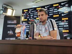 Henrique diz que 'é questão de tempo' para ataque do Corinthians funcionar