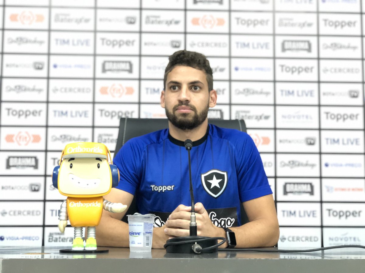 Gabriel pede respeito do Botafogo a rival paraguaio e foco em jogo contra o Goiás