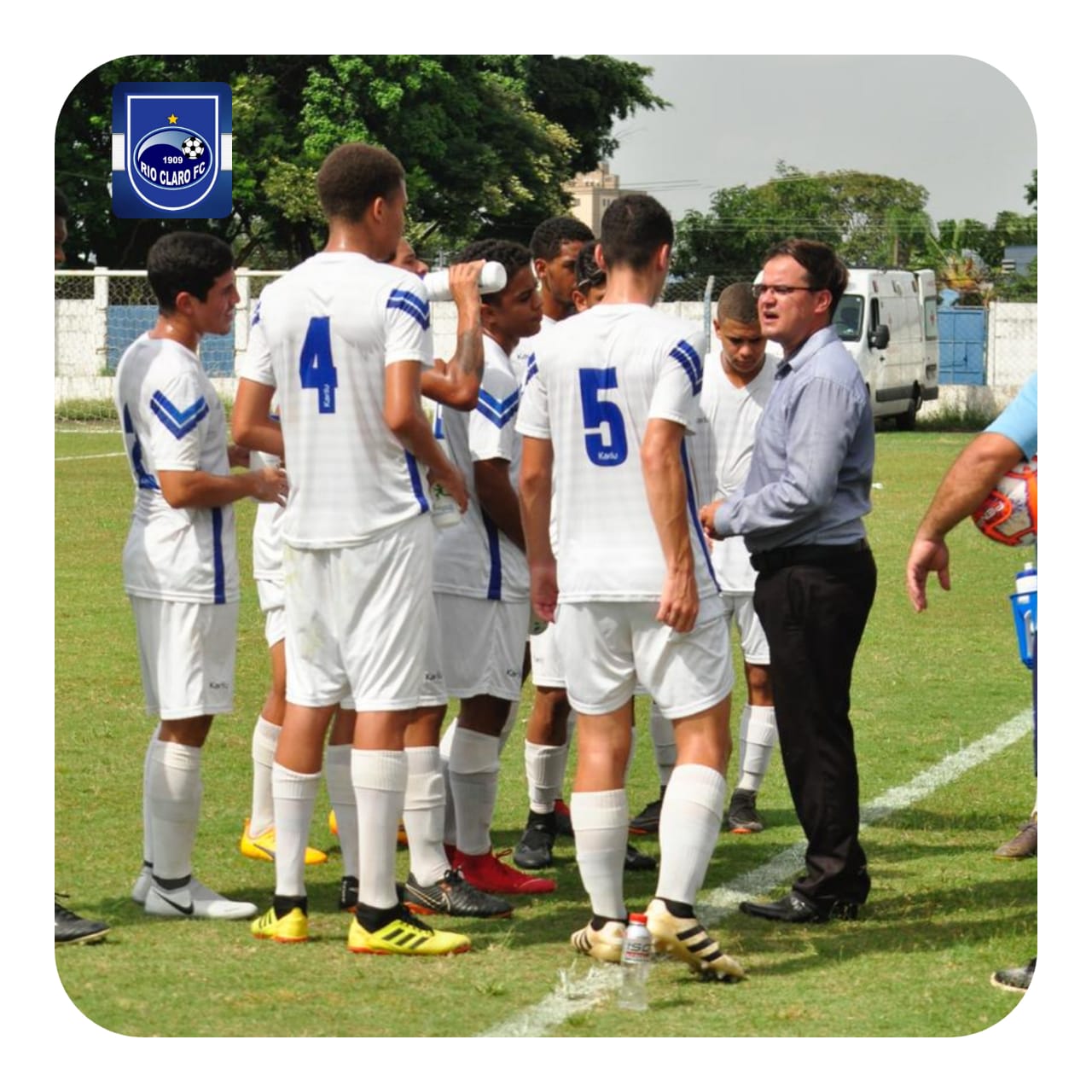 Assumpção se destaca na categoria de base com modelo de jogo à moda antiga