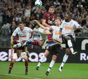 Carille diz que 'ficou difícil, mas não impossível' para o Corinthians