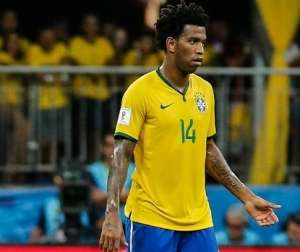 Corinthians aguarda definição de Gil e tenta emprestar Díaz e Araos