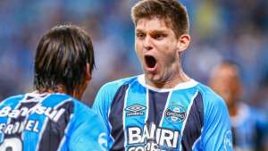 Grêmio recebe oferta do Arsenal de R$ 53 milhões por zagueiro titular
