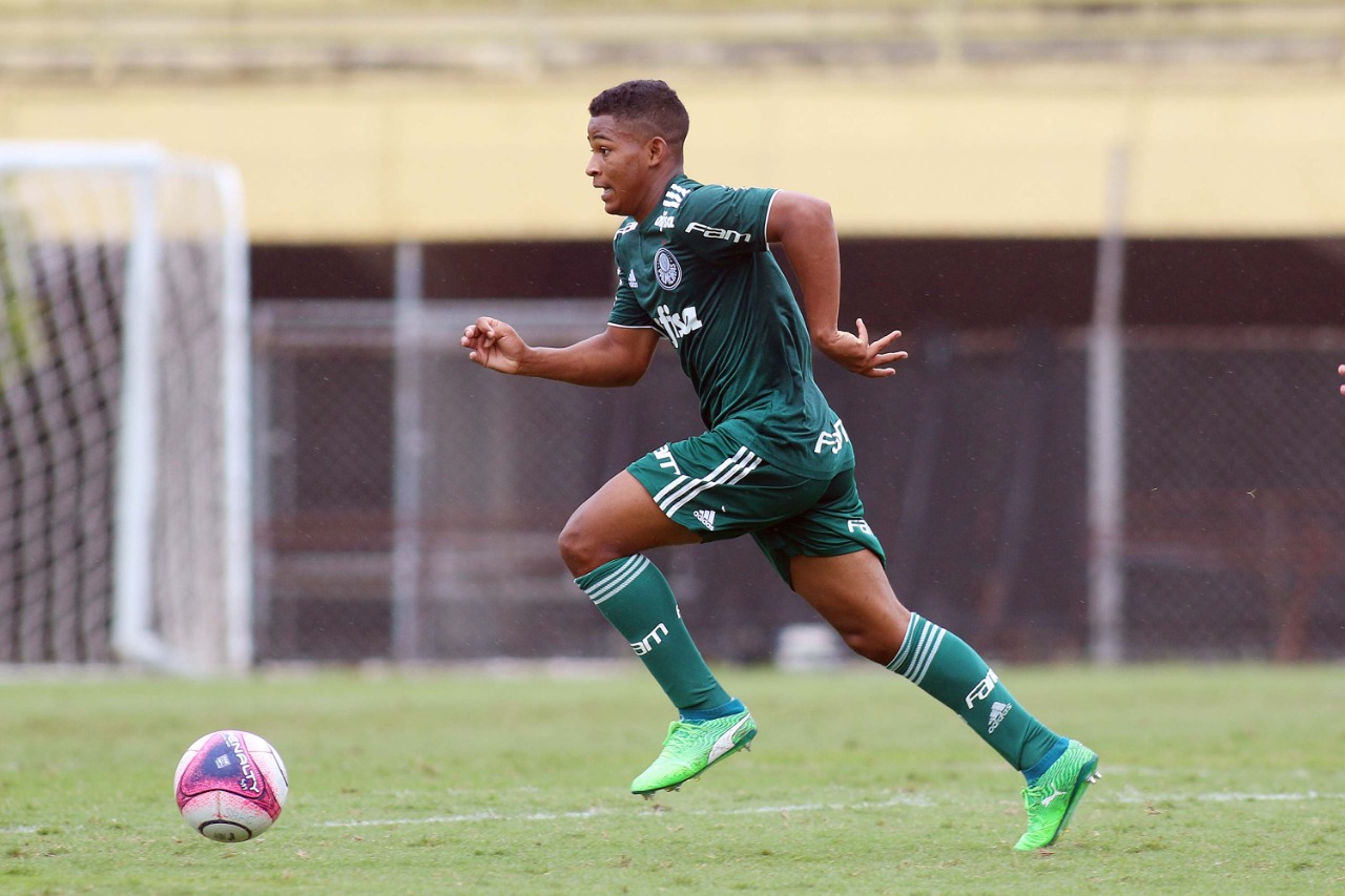 Garoto do interior de Minas Gerais se destaca no sub-17 do Palmeiras