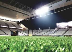 Após público abaixo da média, Corinthians reduz preço dos ingressos na arena