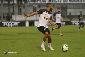 Lateral confia no Ceará, mas faz alerta contra o Grêmio: 