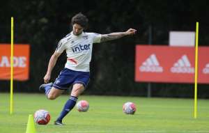 Treinador do São Paulo não garante volta de atacante como titular