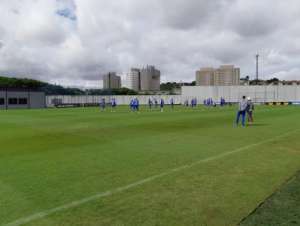 Com mistério e completo, Santos encerra preparação com treino no CT corintiano