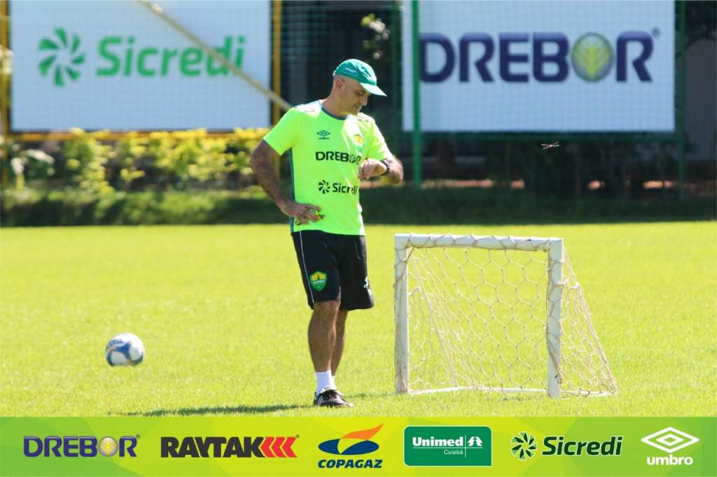 Mesmo sem jogar no fim de semana, Dourado segue preparação para visitar o Coritiba