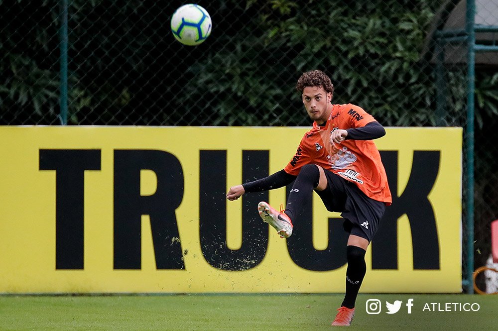 Atlético-MG aposta na volta de Cazares para melhorar produção ofensiva