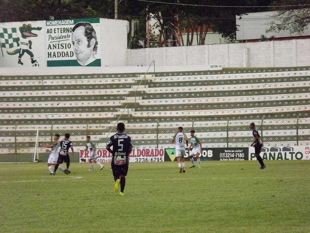 Jogo entre Rio Preto e Votuporanguense. (Foto: José Paulo Necchi Oliveira)
