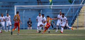 Aparecidense-GO 2 x 1 Juazeirense-BA - Camaleão lidera após doblete de Rodriguinho