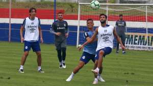 Desfalcado, Grêmio enfrenta Ceará para encerrar jejum e deixar a zona da degola