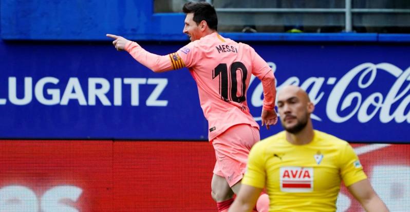 Argentino fez dois gols em dois minutos neste domingo