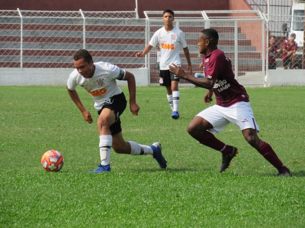 PAULISTA SUB-15: Juventus supera São Caetano e divide liderança com o Corinthians
