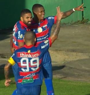 Tricolores comemoram mais um gol