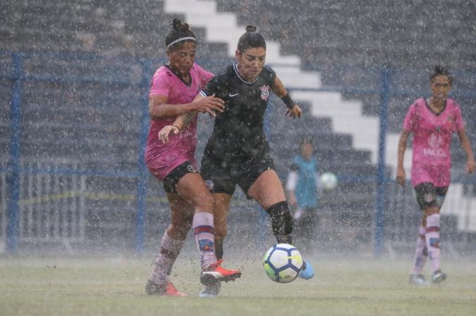 Brasileirão Feminino: Corinthians goleia o Vitória (PE) e assume a liderança
