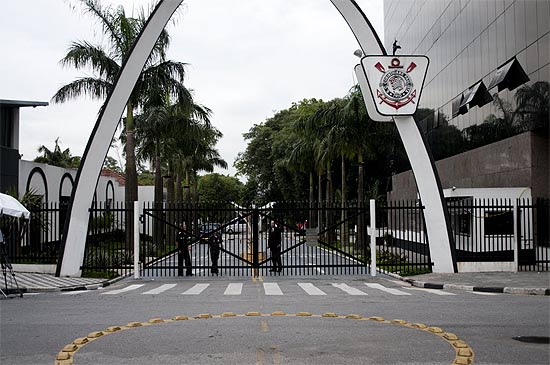 Corinthians acolhe e dá emprego a imigrantes africanos