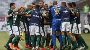 A sete jogos sem tomar gol, Weverton se aproxima de repetir marca no Palmeiras