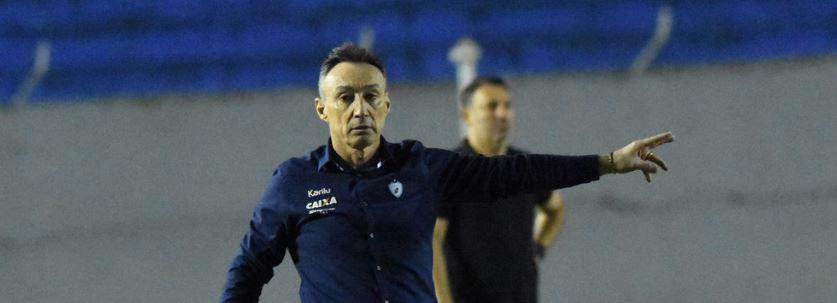 Roberto Fonseca é o favorito do Santa Cruz. (Foto: Gustavo Oliveira / Londrina)