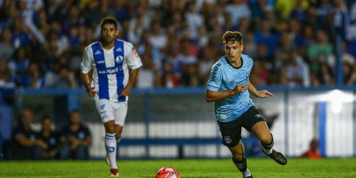 Série B: Dirigente do Criciúma revela consulta por atacante do Grêmio