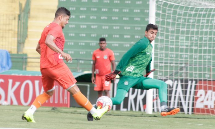 Série B: Com desconforto no joelho, atacante do Guarani será poupado