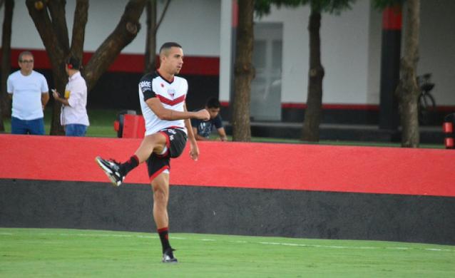 Nicolas tem feito grandes jogos pelo Atlético-GO