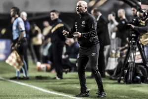 De olho em Uribe, Santos ainda busca um centroavante para o Brasileirão