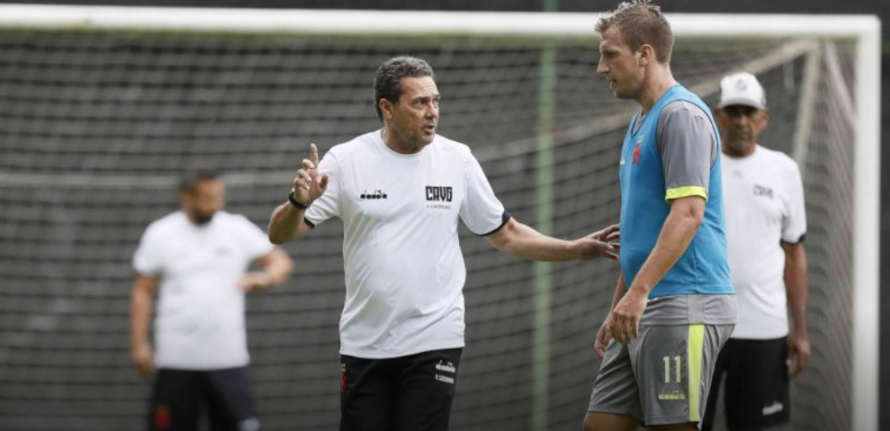 Luxemburgo comandou jogo-treino nesta terça-feira