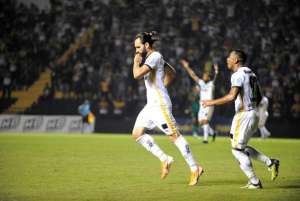 SÉRIE B: Bragantino assume a liderança; Criciúma vence Guarani e desencanta