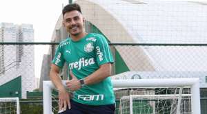 Após cirurgia, atacante está liberado e inicia transição física no Palmeiras