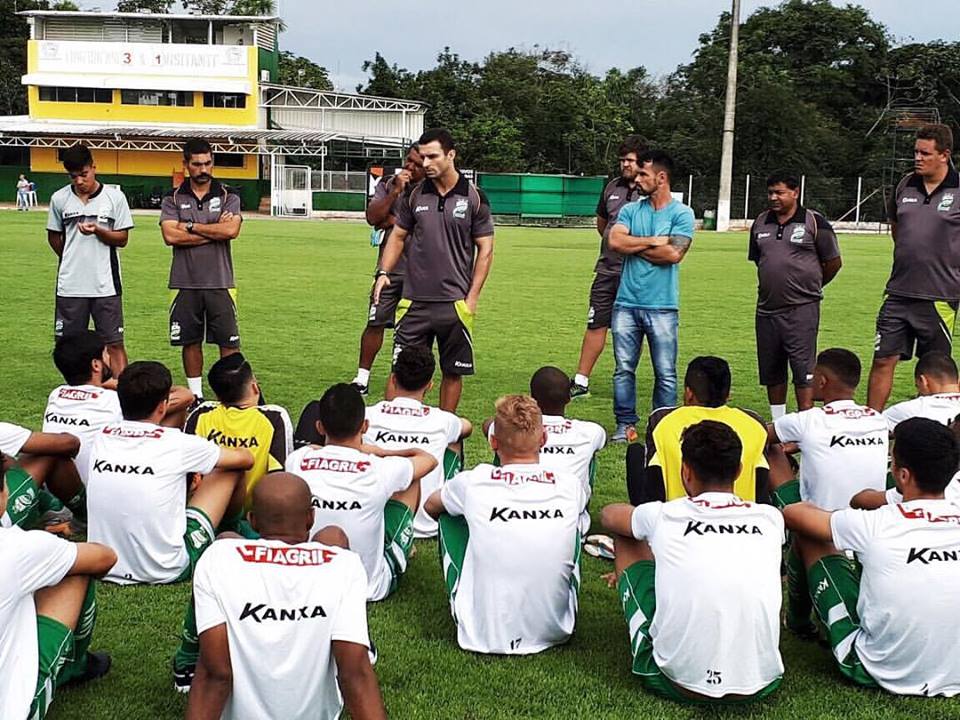 Série C: Após início insatisfatório, Júnior Rocha exige vitórias do Luverdense em casa