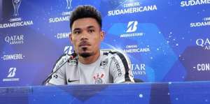 Volante rebate críticos do Corinthians: 