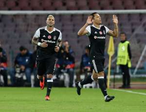 No mercado, São Paulo tenta contratar ex-lateral direito do Barcelona