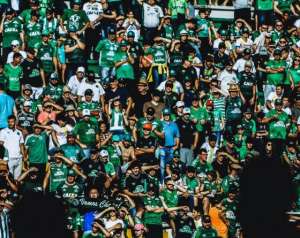 Chapecoense treina com time misto e pode ter mudanças contra o Cruzeiro