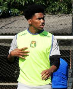 Série D: Meia comemora gol e pede para que São Caetano mantenha ritmo