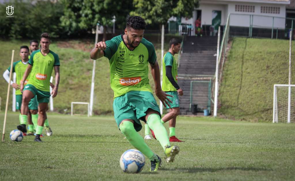 Maringá FC viaja em busca dos três pontos contra a Ferroviária (Foto: Rodrigo Araújo)